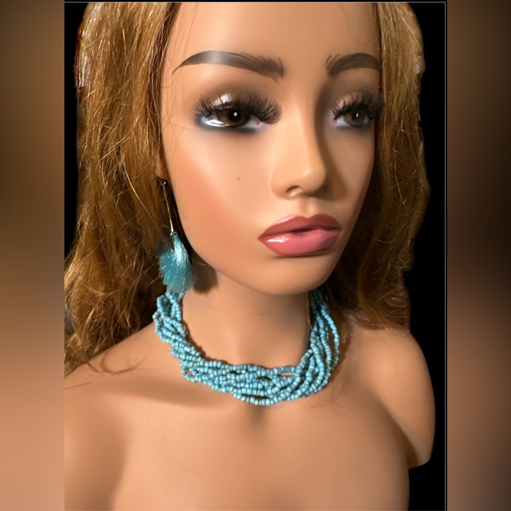 TIFFANY BLUE BEAUTIFUL FASHION BEADED NECKLACE